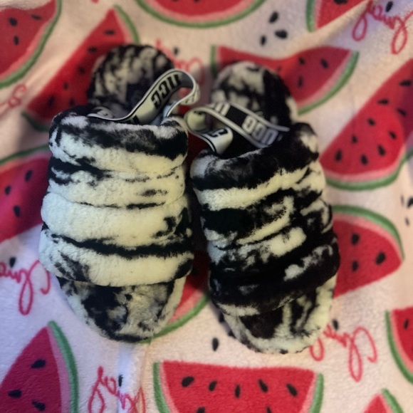 UGG Shoes - UGG PLATFORM SLIPPERS BLACK WHITE SIZE 7W